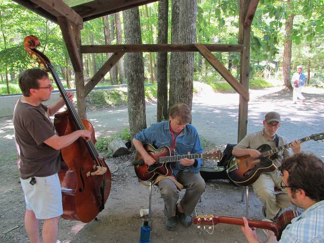 Bass Guy, Tom, Larry, Chas at the daily woodshed guitar summit